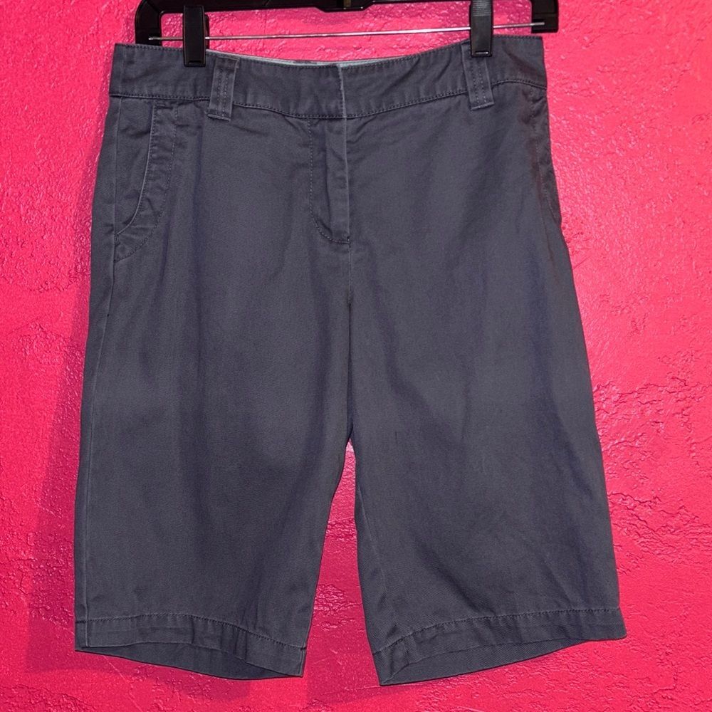 Boden Women's Gray khaki 100% cotton chino walking shorts. Sz 10. Casual comfort